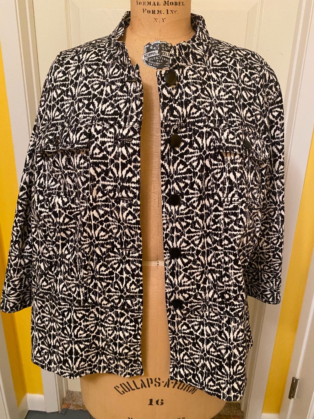 Black and White Jacket, size 22W